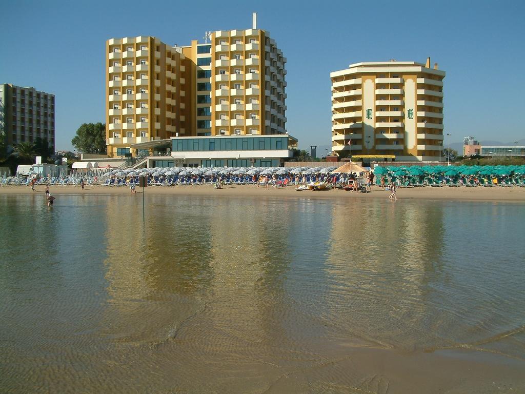 Grand Hotel Montesilvano Marina Exterior foto