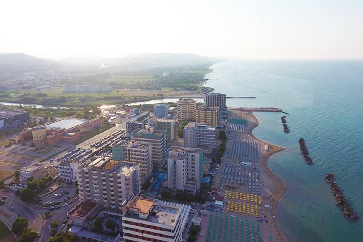 Grand Hotel Montesilvano Marina Exterior foto